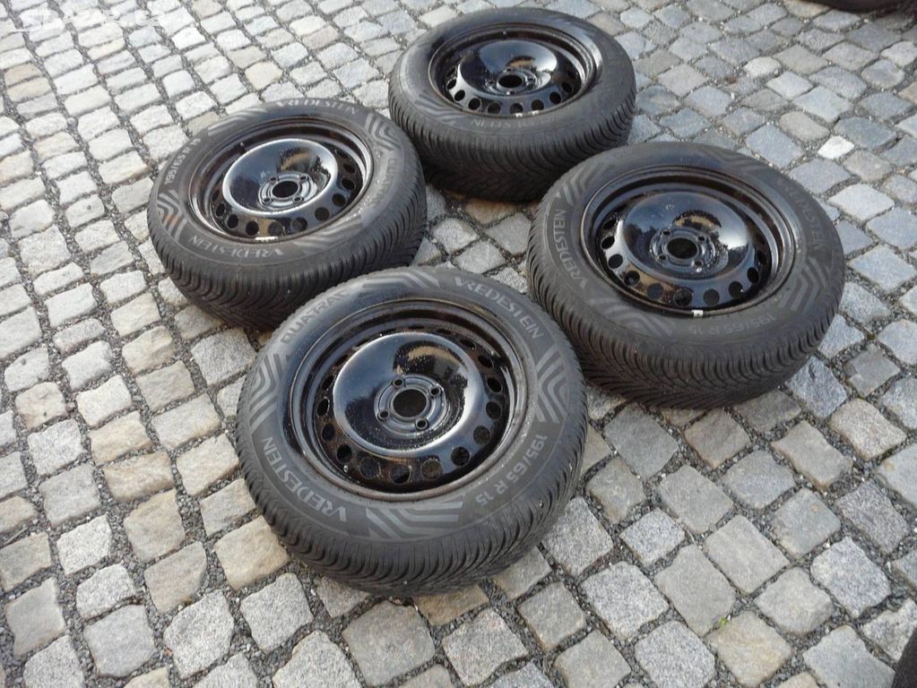 ZIMNÍ PNEU + DISKY 195/65R15 RENAULT DACIA