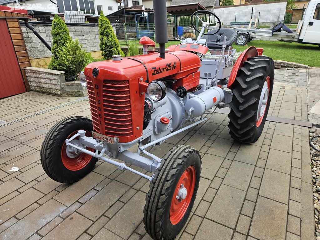 malotraktor Zetor 25 A po renovaci