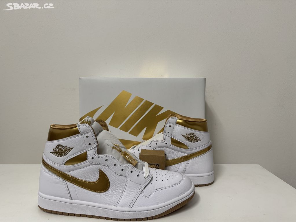 Nike Air Jordan 1 Retro High OG Metallic Gold