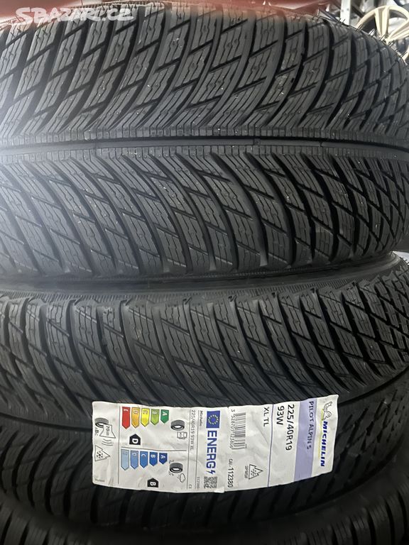 2x zimní pneu Michelin Pilot Alpin5 225/40 R19 93W