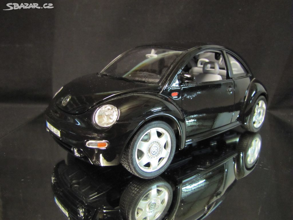 Volkswagen New Beetle černý VW Bburago 1/18