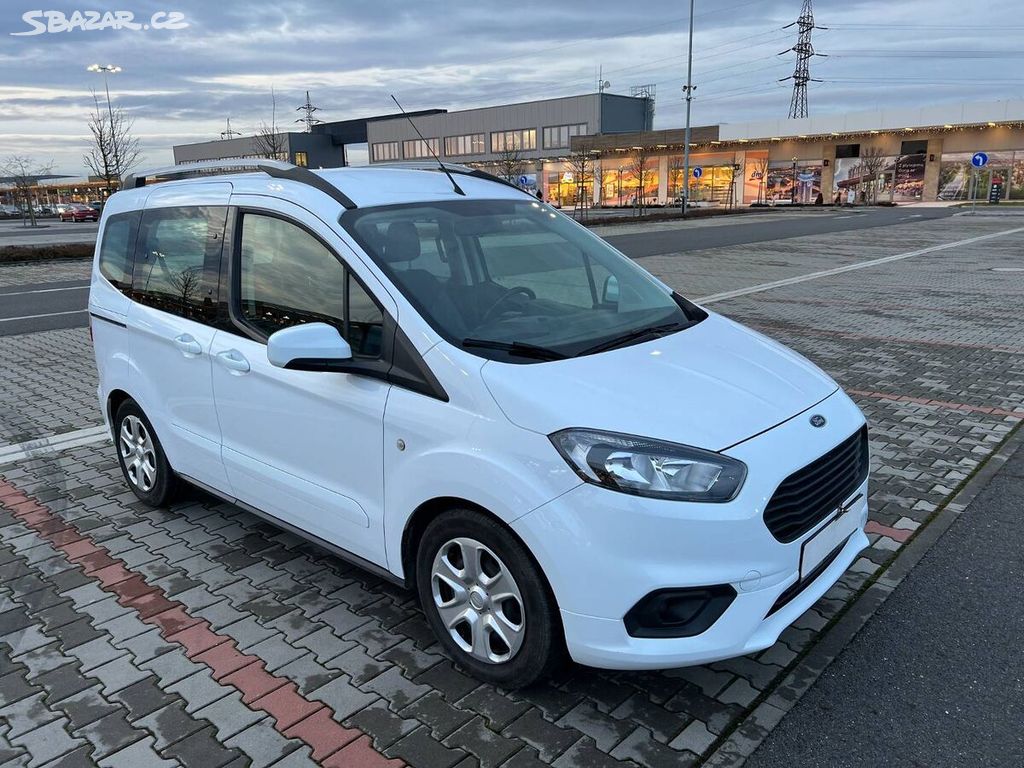 Ford Tourneo Courier 1.0 turbo 74kw 1. maj. ČR DPH