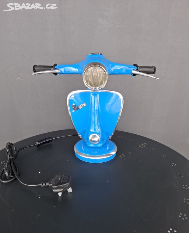 Retro stolní lampa VESPA