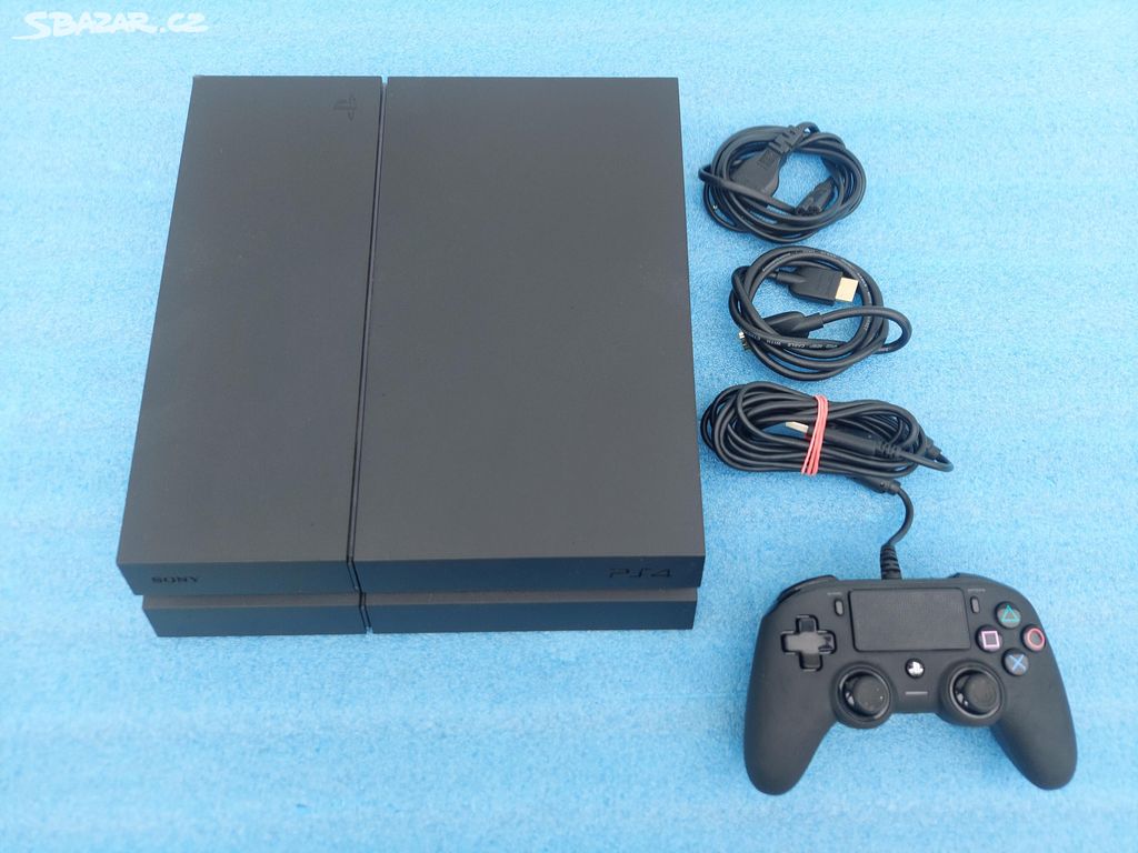 SONY PS4 + OVLADAČ