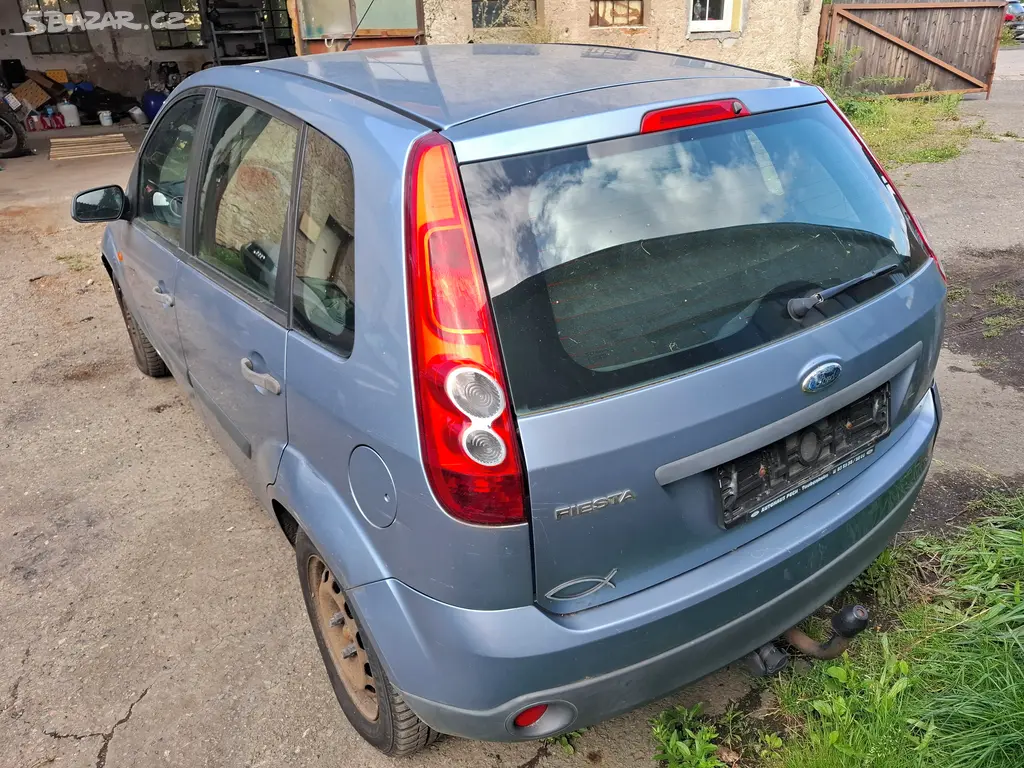 Ford Fiesta 1.3 51kw r.v.2006 5dver - fotka 6