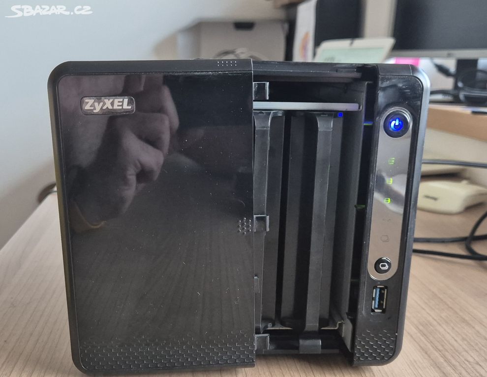 Úložiště NAS zyxel nsa325 v2 + 16tb hdd