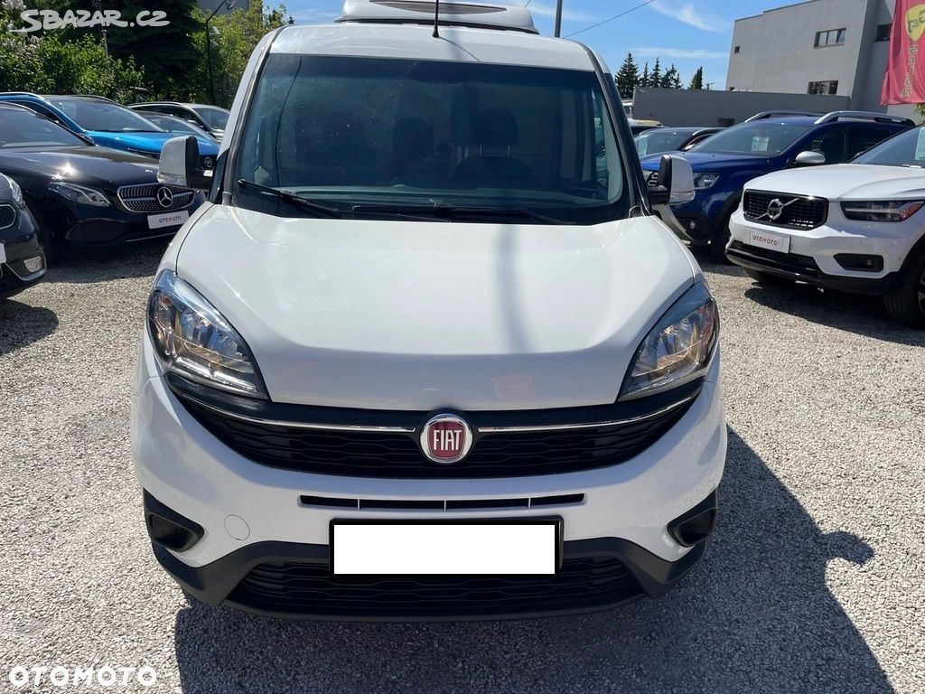 Fiat Doblo chlaďák zásuvka 230 V