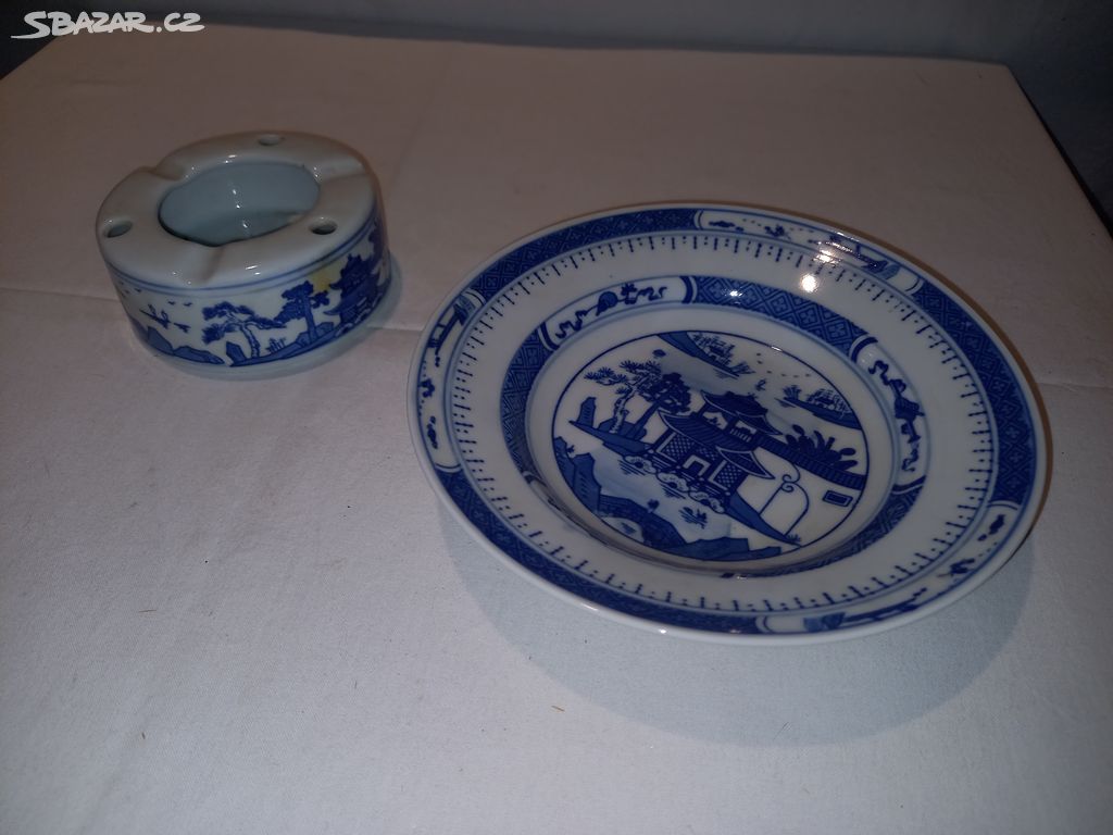 Čínský porcelán.