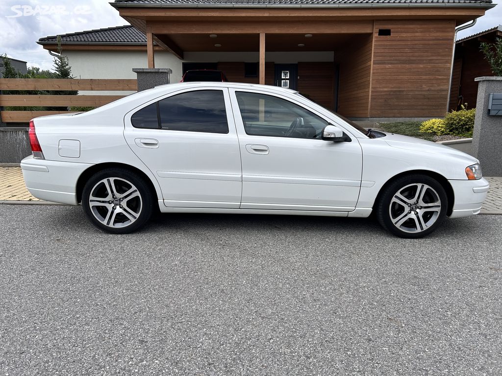 Krásné Volvo S60, 2007, 2,4 D5 136kw