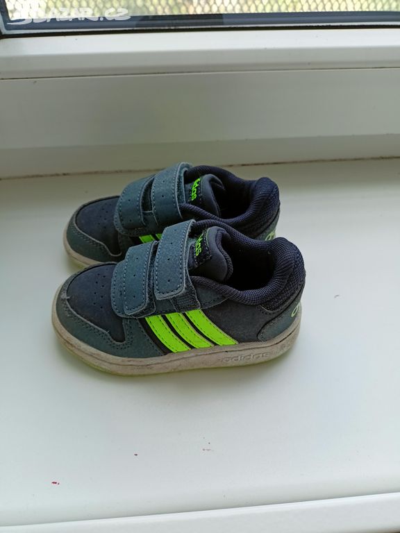 Botičky Adidas vel. 22