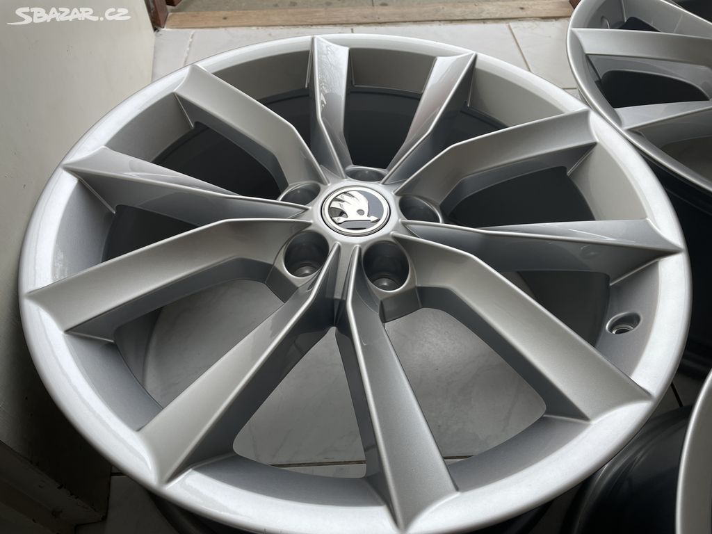 NOVÉ ALU R18 typ MODUS 8Jx18 ET44 ŠKODA SUPERB III