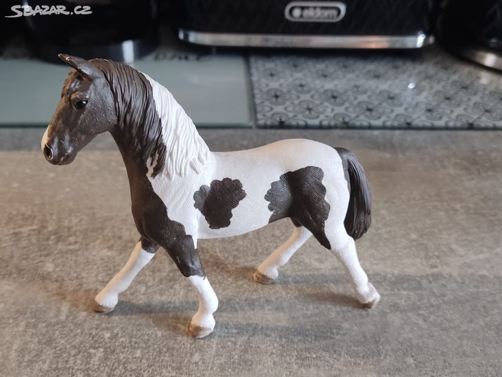 Schleich kůň-kobyla Pinto