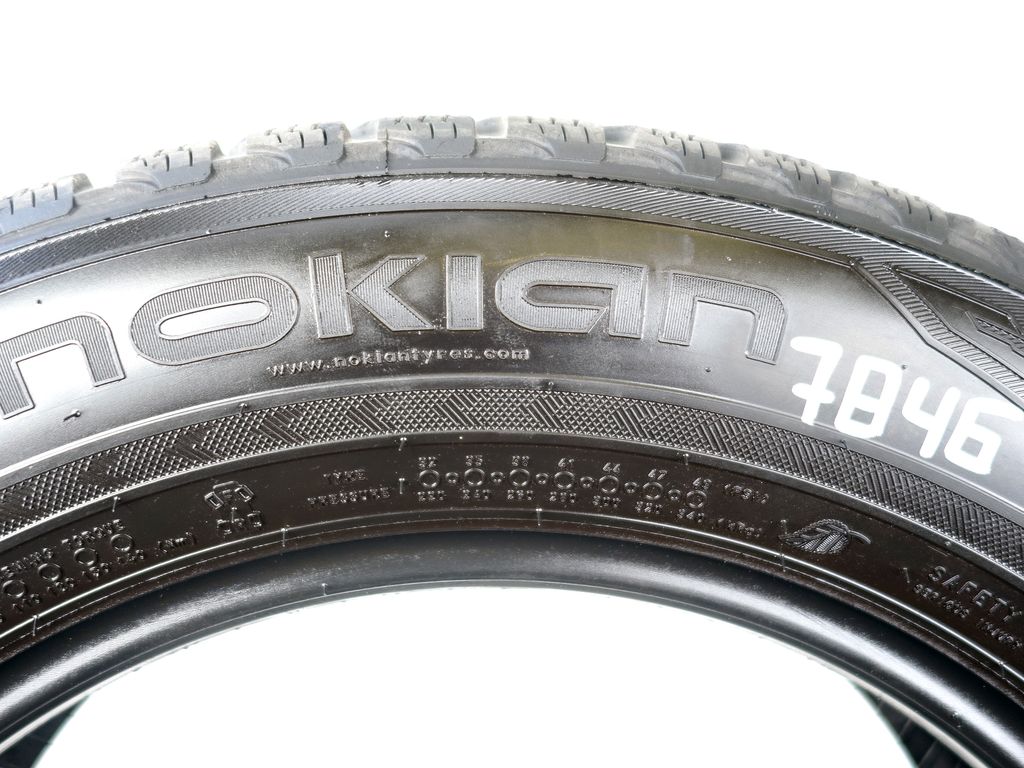 Zimní pneu 215/65/17 Nokian 4ks p7846