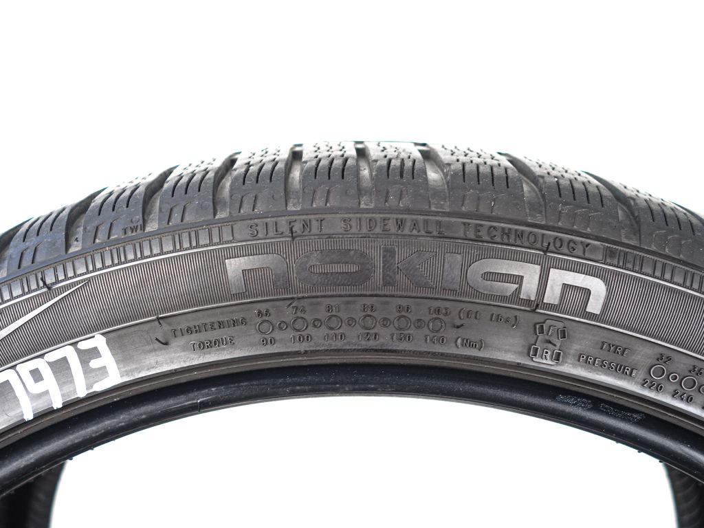 Zimní pneu 235/40/19 Nokian 4ks p7973