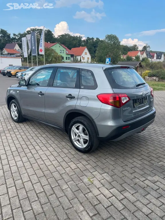 Suzuki Vitara 1.6 VVT Club 4x2 - 120 PS - fotka 6