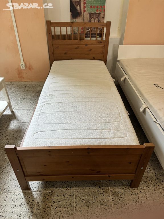 Hezká dřevěná postel-jednolůžko IKEA HEMNES 90x200