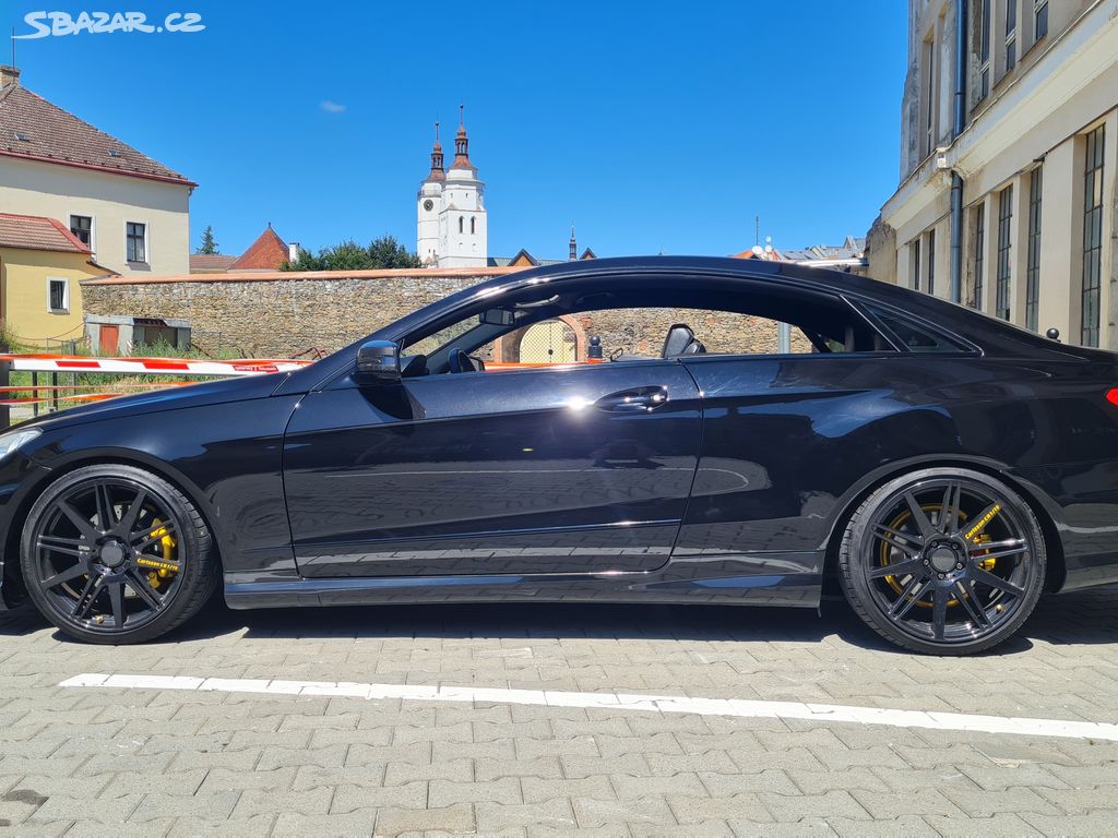 Mercedes E-coupe V6, 300koní