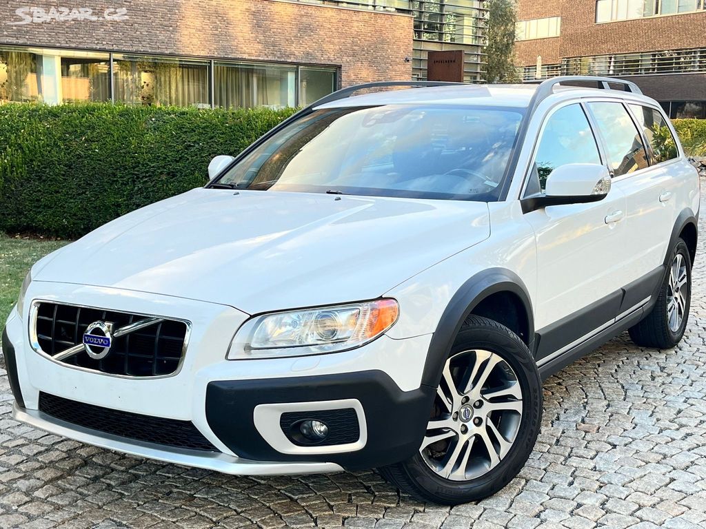 Volvo XC70, 2.4D5 158KW 4x4 AUT KAM VÝHŘEV