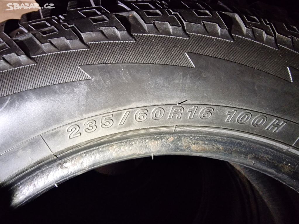 Prodám pneu Yokohama 235/60R16