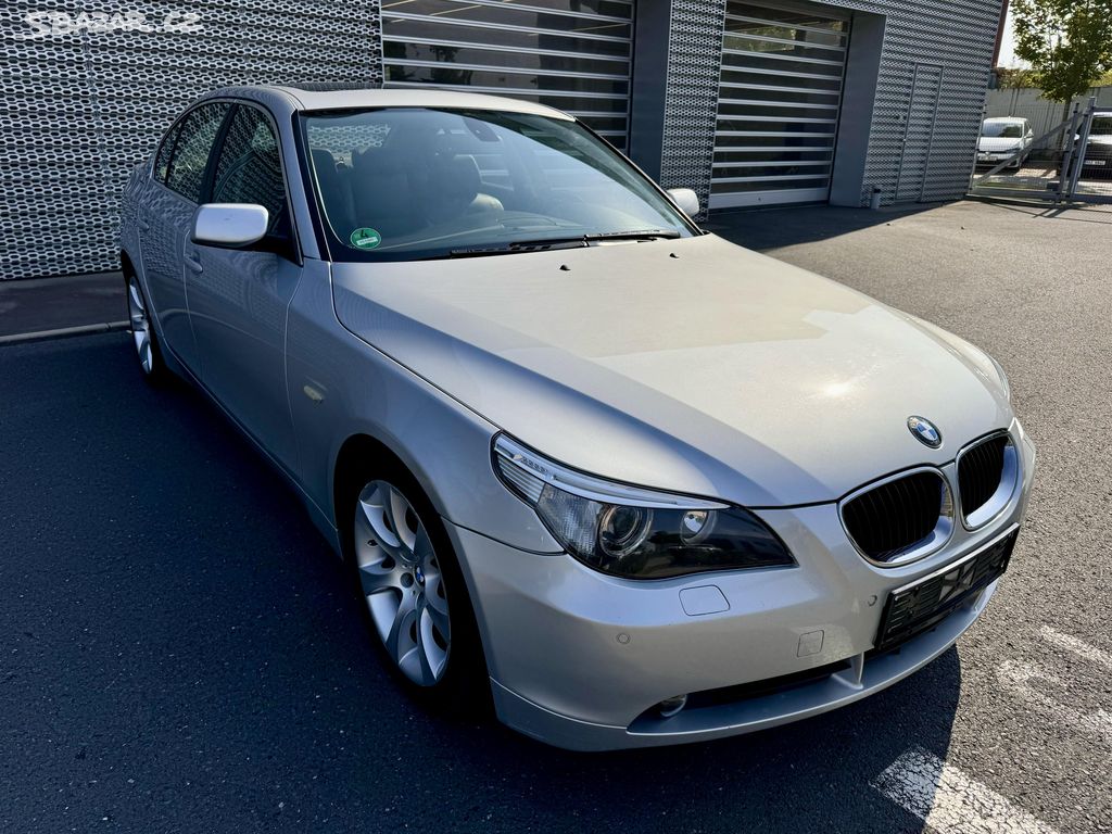 BMW e60 530i MANUÁL XENONY KůŽE PDC!!!