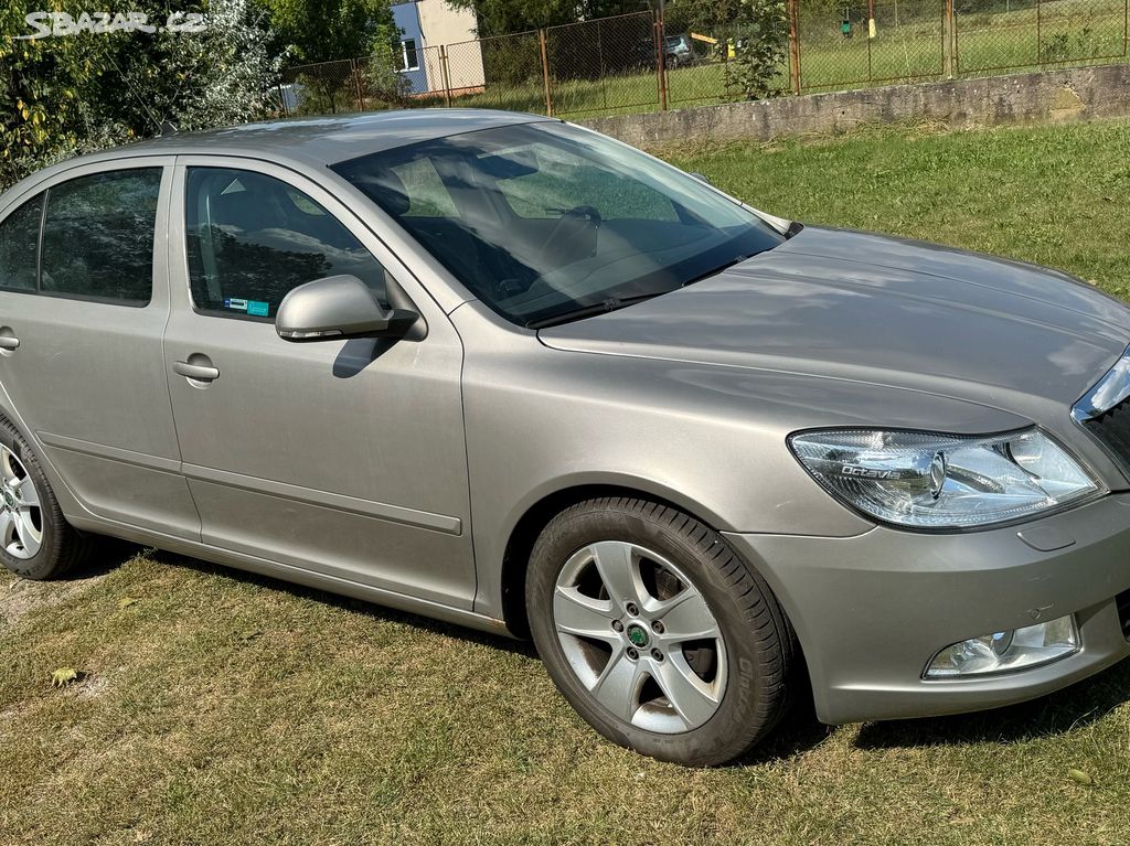 Škoda Octavia 2 FL 2010 Elegance, 350k, havarovaná