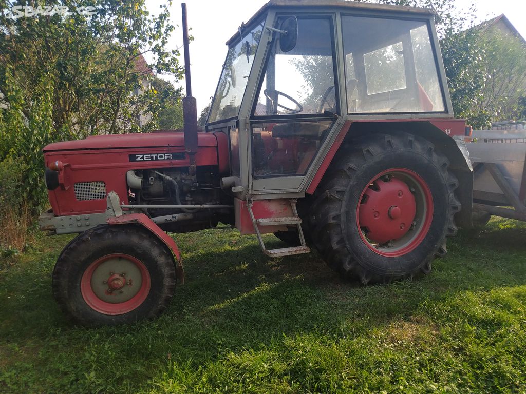 Traktor ZETOR 6911 s příslušenstvím