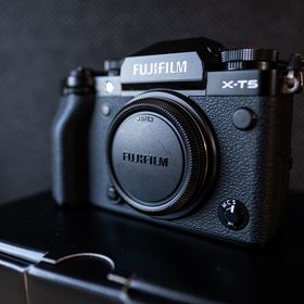 Obrázek k inzerátu: Fujifilm X-T5 tělo černý