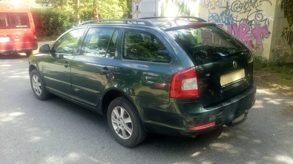 Škoda Octavia combi II 2.0 TDI Elegance rv 2012-CZ - fotka 4