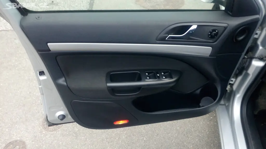 Škoda Octavia combi 2.0 TDI DSG Elegance CZ-TOP - fotka 5