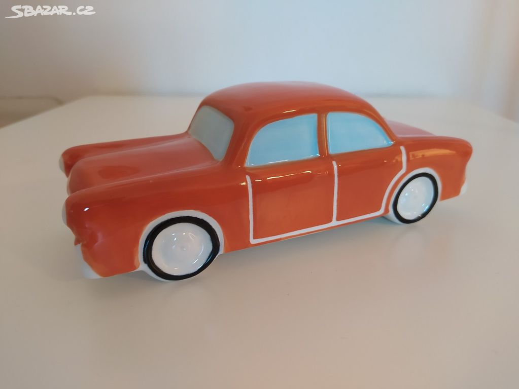Staré vintage oranžové keramické auto