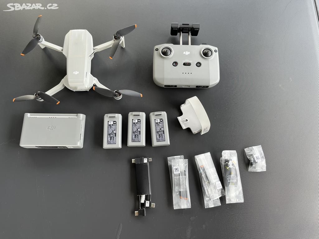 Dron DJI Mini 2 Fly More Combo + příslušenství