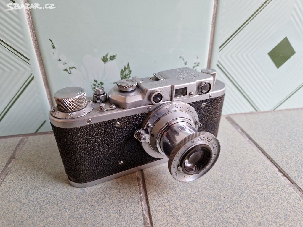 Vzácný sovětský fotoaparát FED-Zorki 1948 Fedka