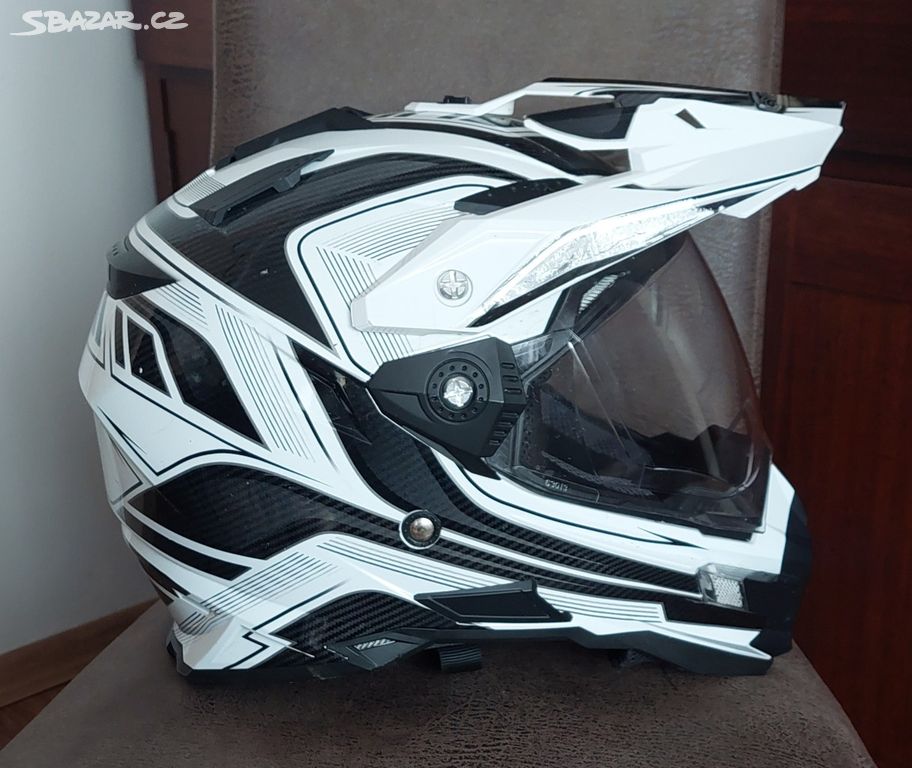 Moto integrální helma Cyber97