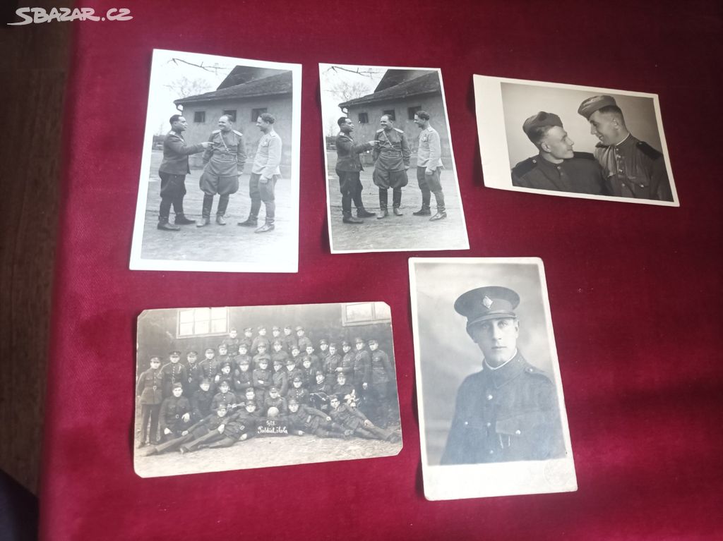 Staré fotografie (vojenské uniformy)