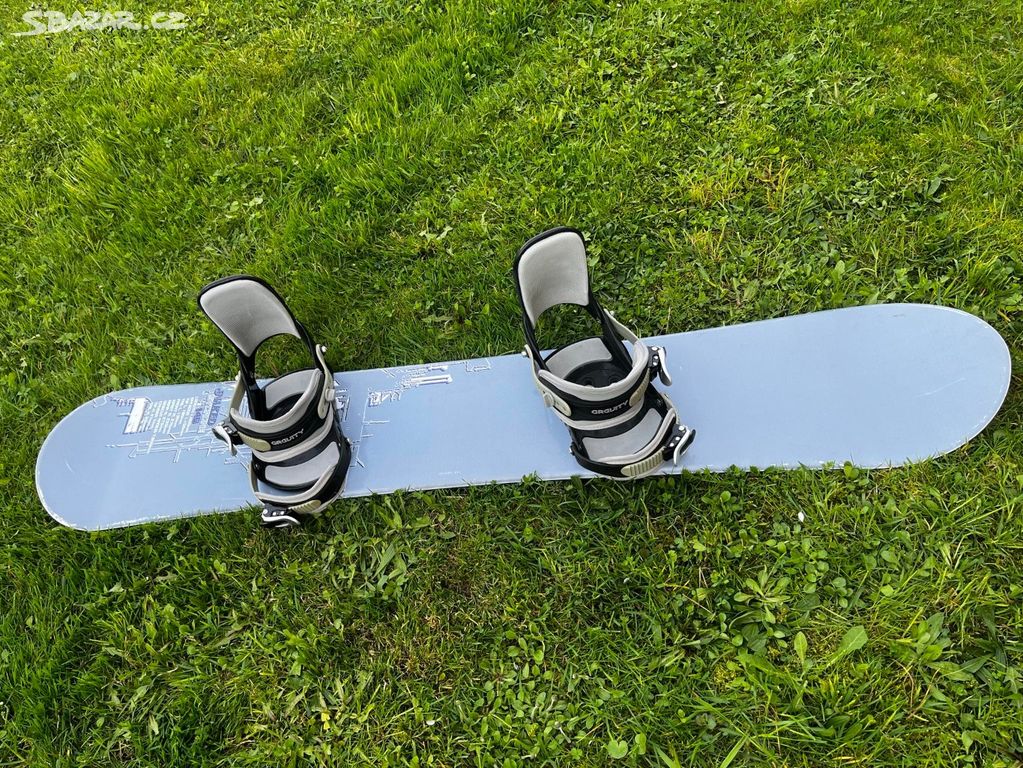 Snowboard vázání a boty