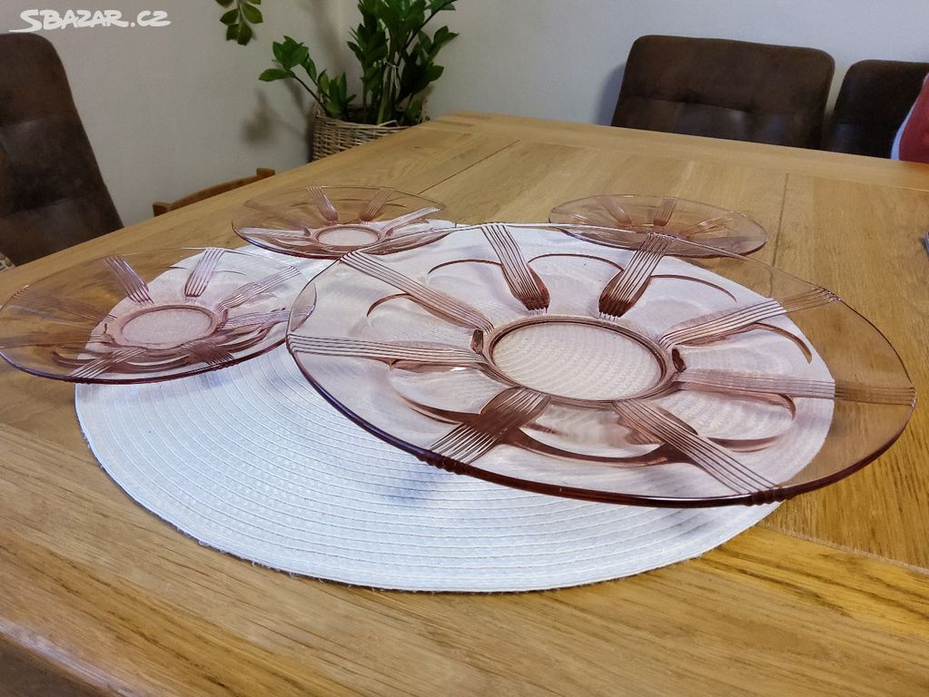 stará sada talířů na koláče rosalinové sklo