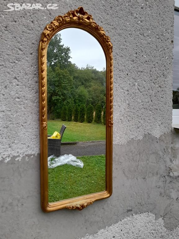 Krásné staré zrcadlo