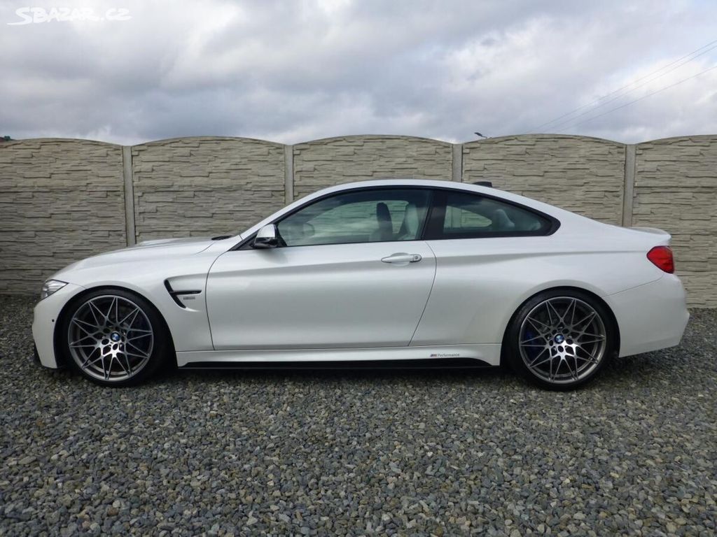 BMW M4 3.0i 550PS ČR KM REZERVACE!!!!