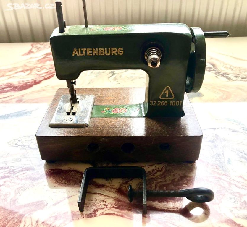 Dětský šicí stroj Altenburg - Rezervace