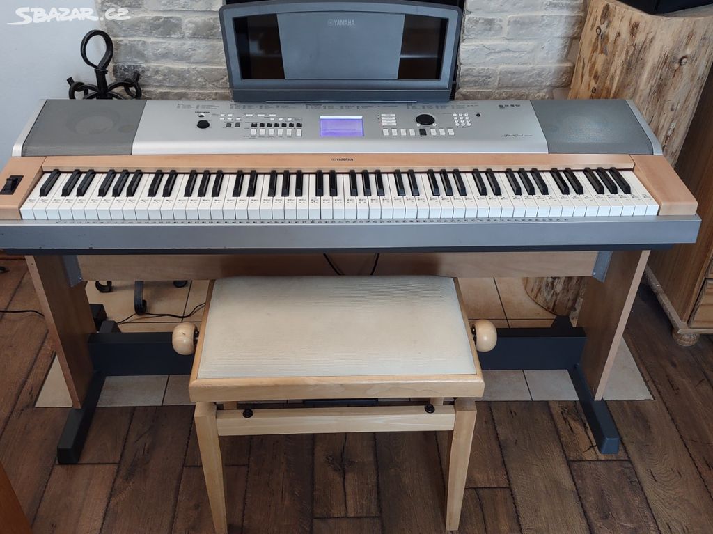 Piano Yamaha DGX-630
