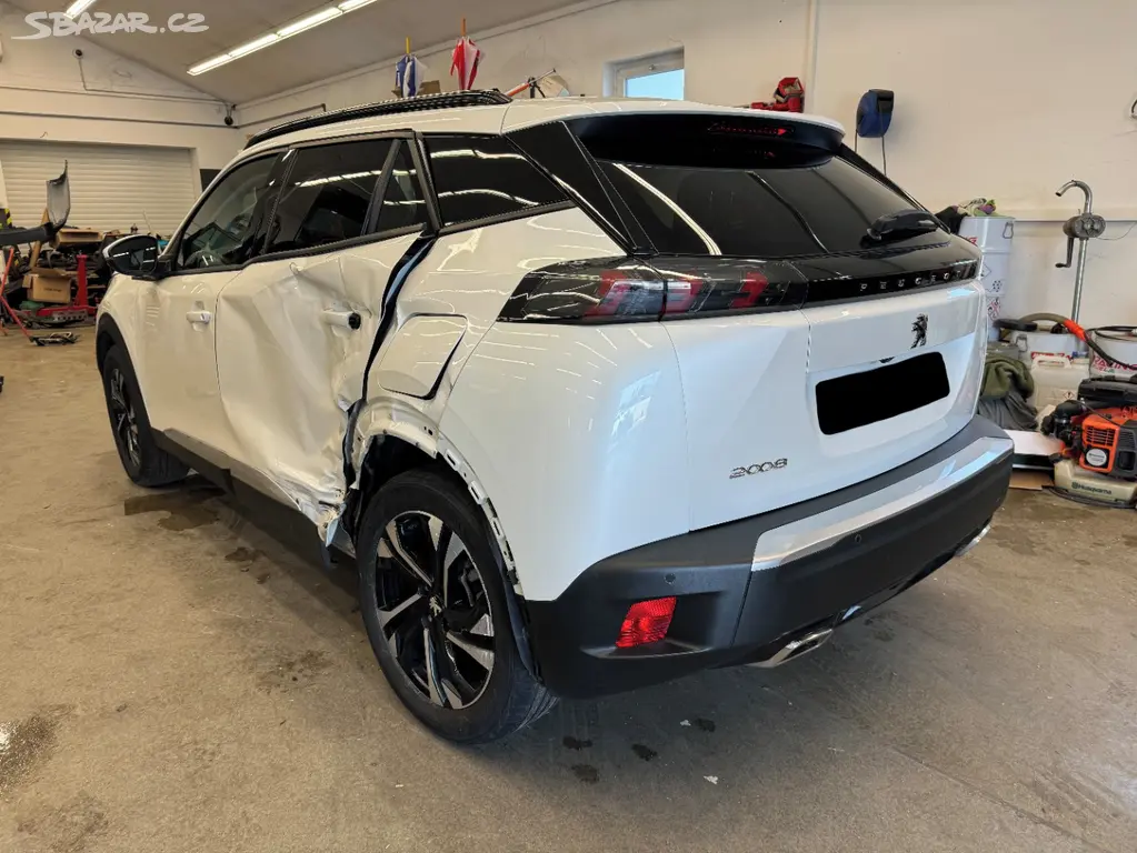 Peugeot 2008 1.2 Puretech 96 kW - fotka 4