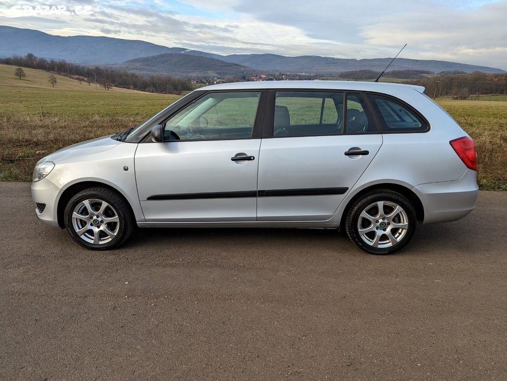 Škoda Fabia II Kombi - pronájem / půjčení auta