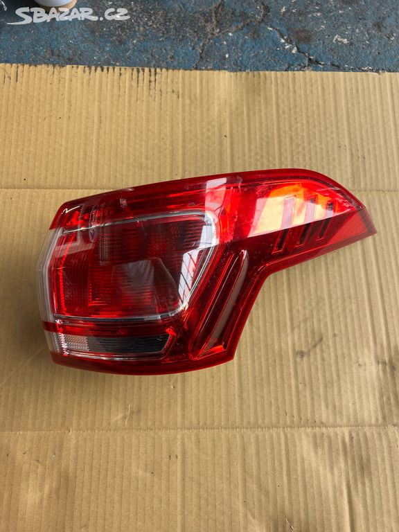 Ford B-max zadní lampa světlo pravé.