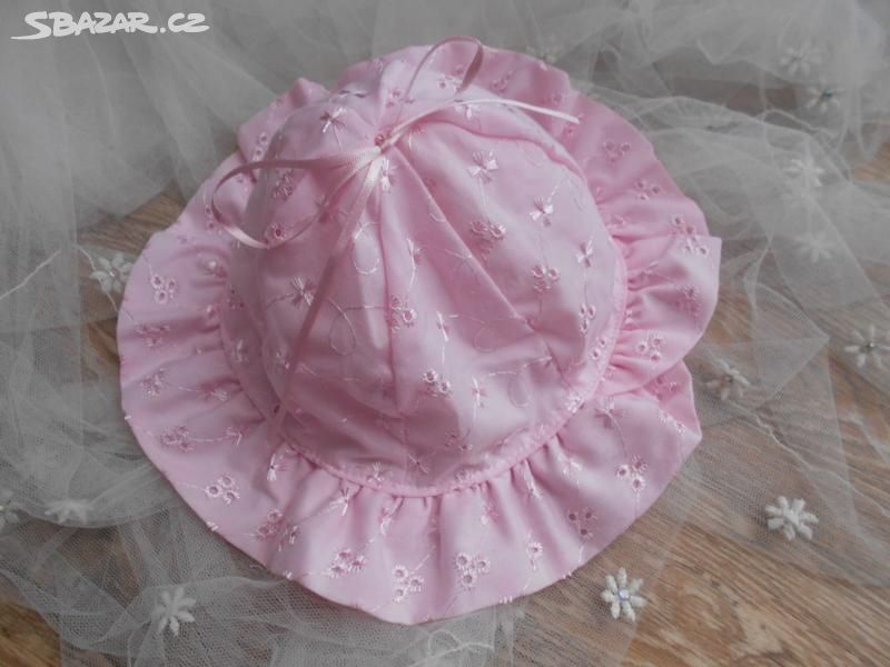 Růžový bavlněný klobouček