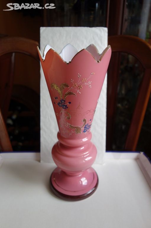 Krásná,stará, větší přejímaná váza s malbou