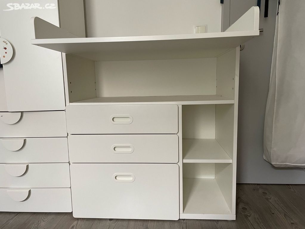Bílá komoda s přebalovacím pultem IKEA