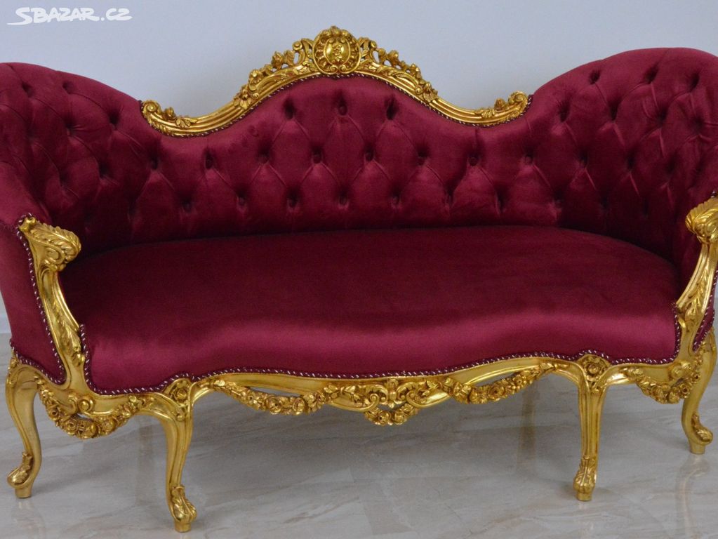 Zámecké řezbované sofa - čalouněné