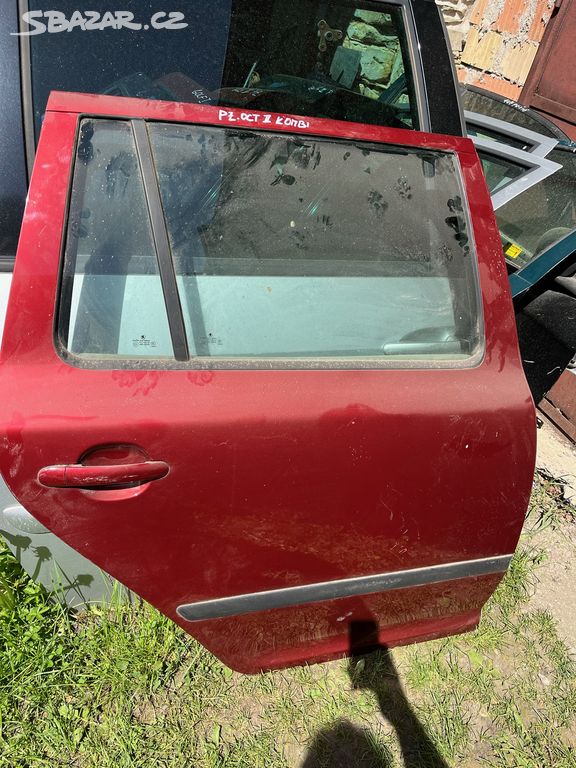 pravé zadní dveře Škoda Octavia 2 červené