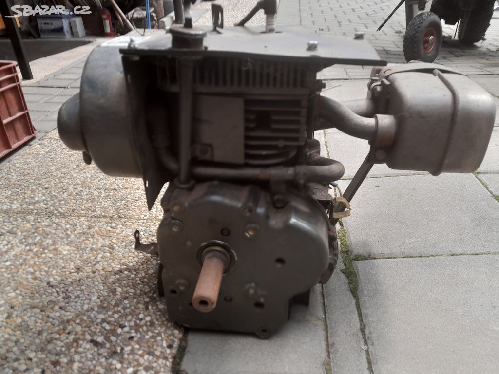 Briggs Stratton 11Hp, z MT8 070