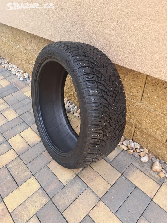 Zimní pneumatiky Nokian 235/45 R20 100 V